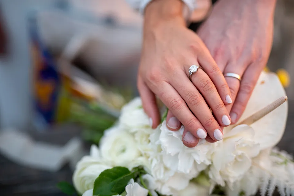 Fotografie de la cununia civilă — wedding husband